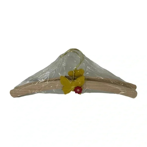 KIDS WOODEN HANGERS HANDMADE HAND PAINTED SET OF SIX TOXIC FREE - Picture 6 of 8